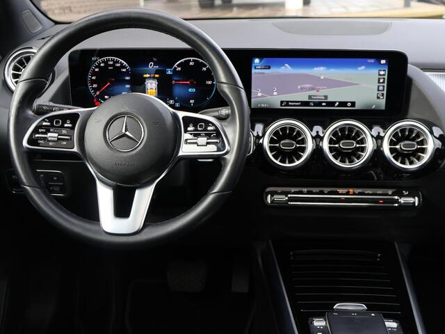 Mercedes-Benz EQA 250 LUXURY 67 kWh SOH 96% + PANORAMA | CAMERA | SFEERVERLICHTING | STOELVERWARMING