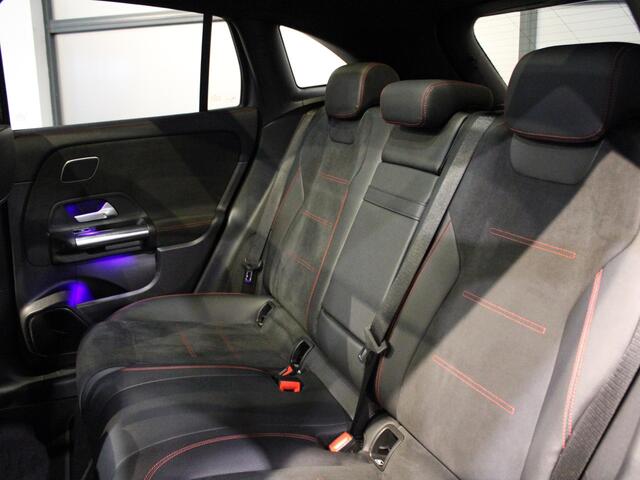 Mercedes-Benz EQA 250 Business Solution AMG 67 kWh Panorama dak