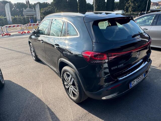 Mercedes-Benz EQA 250 Sport 67 kWh Advanced Pakket, Premium pakket, rij-assistentie pakket Wordt verwacht begin maart