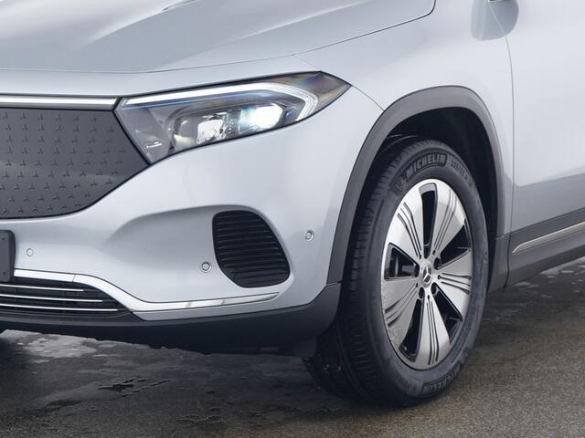 Mercedes-Benz EQA 300 4MATIC Luxury Line 67 kWh Dodehoekassistent | Sfeerverlichting | 360°-Camera | Stuur en Stoelverwarming | Verkeersbordenassistent. Inclusief 24 maanden MB Certified garantie voor Europa.