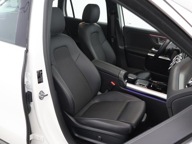 Mercedes-Benz EQA 250 Business Solution Luxury 67 kWh Head Up | Originele trekhaak | Memory pack | Panorama | 360* Camera