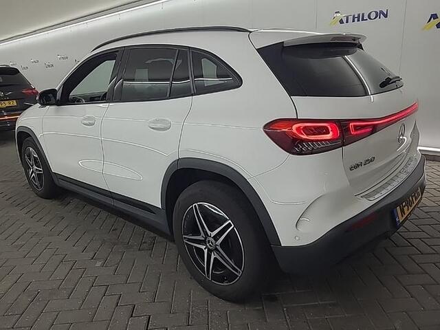 Mercedes-Benz EQA 250 Business Sol. AMG 67 kWh | Trekhaak | Navi | Camera |