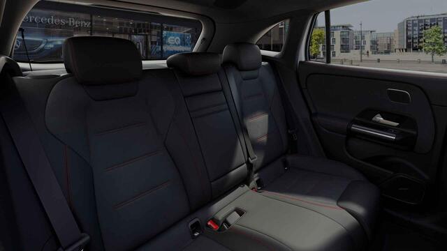 Mercedes-Benz EQA 350 4MATIC Business Solution AMG 67 kWh | Panoramadak | Trekhaak | Memory | Headup | 360 graden camera | Rijassistentiepakket |