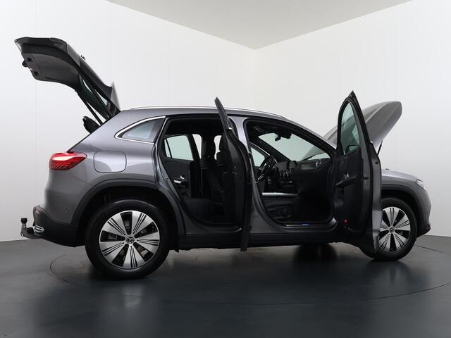 Mercedes-Benz EQA 250+ Business Solution | Progressive Advanced Pakket | Trekhaak | DISTRONIC Afstandsassistent | Dodehoekassistent | Adaptieve Grootlichtassistent | LED Koplampen | Stoelverwarming | Sfeerverlichting | Elektrische Achterklep | Elektrisch Inklapbare Buiten