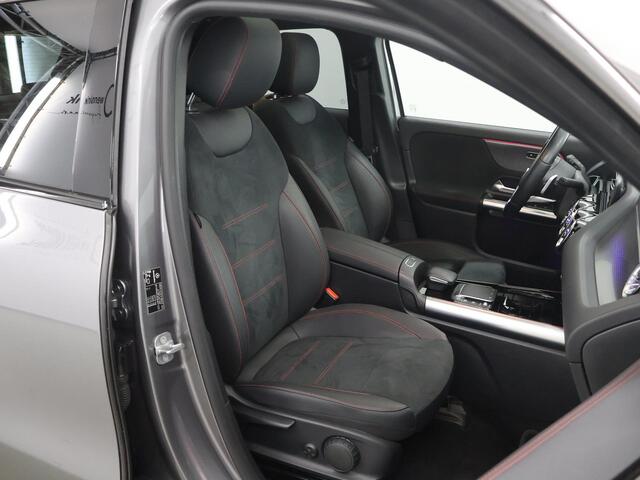 Mercedes-Benz EQA 250+ AMG Line 71 kWh | Premium pakket | Panoramadak | Advanced Audio | Stoelverwarming |