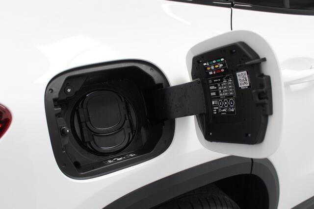 Mercedes-Benz EQA 250 AMG Line 67 kWh 191PK, RIJKLAAR | PANORAMADAK | ALCANTARA/LEER | ELEC-TREKHAAK | STOELVERWARMING