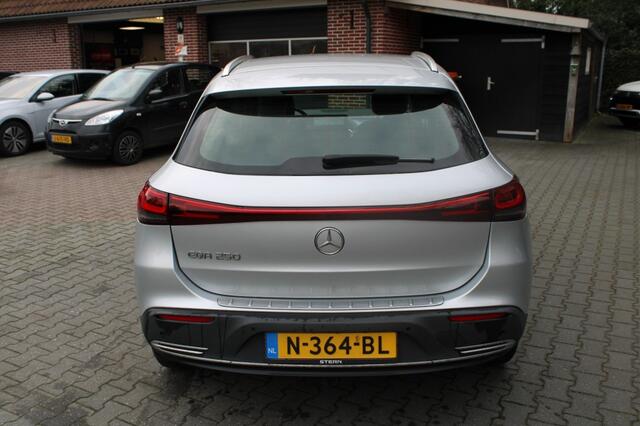 Mercedes-Benz EQA 250 Business Solution Luxury 67KWh - Trekhaak