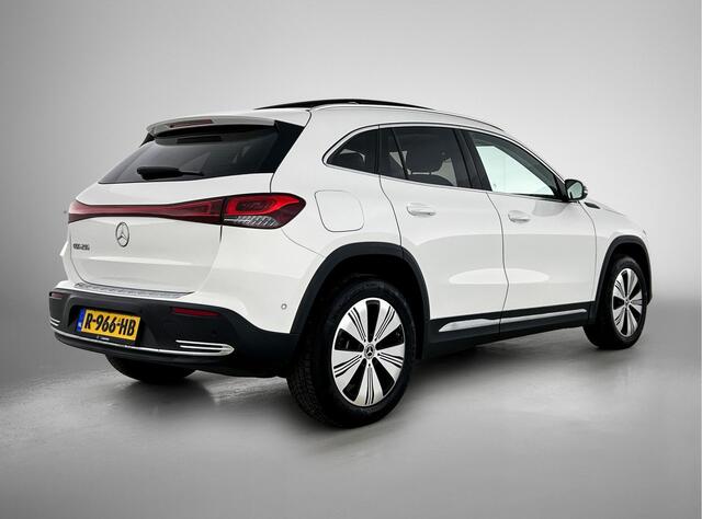 Mercedes-Benz EQA 250 Luxury 67 kWh | Achteruitrij camera | Stoelverwarming | Panoramadak | Navigatie | Sfeerverlichting | Cruis control | Inclusief 24 maanden Mercedes-Benz Certified garantie voor Europa.