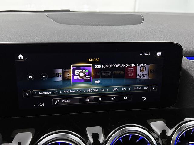 Mercedes-Benz EQA 250 Luxury 67 kWh | Achteruitrij camera | Stoelverwarming | Panoramadak | Navigatie | Sfeerverlichting | Cruis control | Inclusief 24 maanden Mercedes-Benz Certified garantie voor Europa.