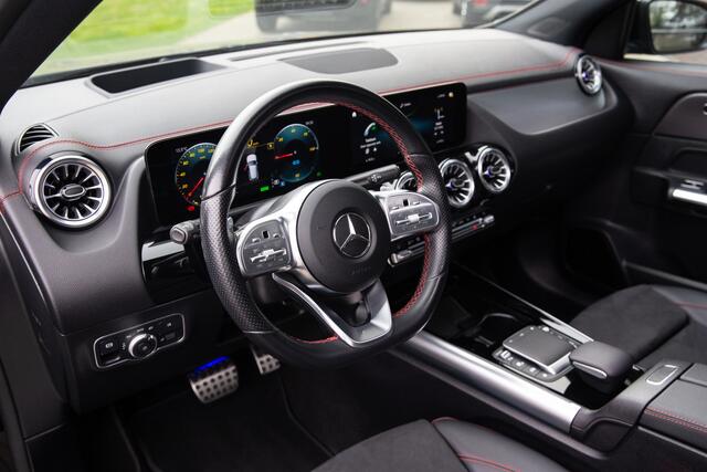 Mercedes-Benz EQA 250 Business Solution AMG 67 kWh , Panoramadak, Trekhaak, Head-up display,