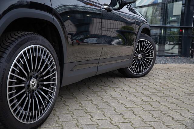 Mercedes-Benz EQA 250 Business Solution AMG 67 kWh , Panoramadak, Trekhaak, Head-up display,