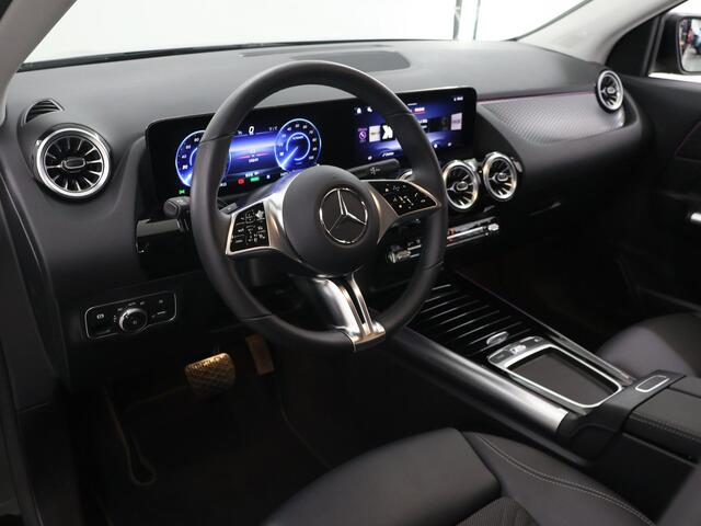 Mercedes-Benz EQA 300 4MATIC Line 67 kWh | Winter pakket | Apple carplay | Getint glas | Achteruitrijcamera |