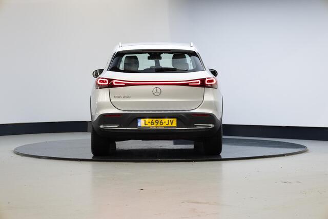 Mercedes-Benz EQA 250 Business Solution Luxury 67 kWh | Trekhaak |
