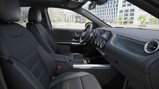 Mercedes-Benz EQA 300 4MATIC AMG Line 67 kWh | Premium pakket | AMG | Panoramadak | Leder | Rij assistentiepakket | Winter pakket |