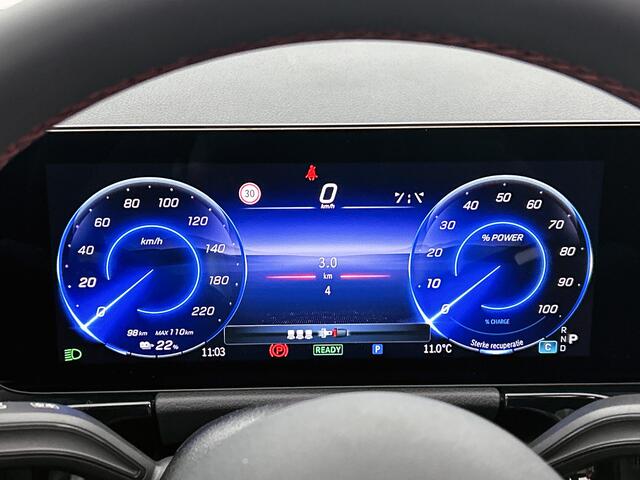 Mercedes-Benz EQA 250+ Business Solution AMG 71 kWh | Premium pakket | Trekhaak | Smartphone integratie | Panoramaschuifdak | Sportstoelen | Sfeerverlichting | 360° camera | Stuurwielpaddles gegalvaniseerd | Sierdelen in Star Pattern |