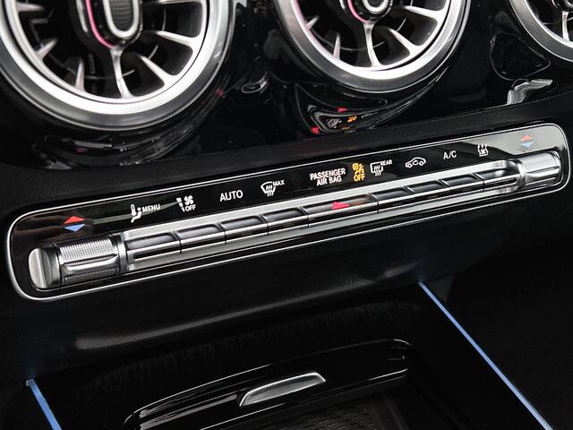 Mercedes-Benz EQA 250+ Business Solution AMG 71 kWh | Nightpakket | GUARD 360° Plus | Trekhaak | Smartphone integratie | Panoramaschuifdak | Stuurwielpaddles | Sfeerverlichting |