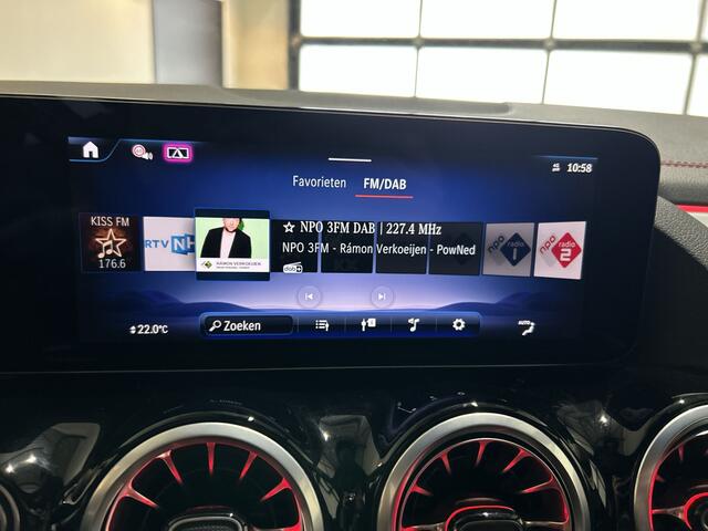 Mercedes-Benz EQA 350 4MATIC AMG Line 67 kWh Facelift Advanced, Distronic, LMV 20'' Soh (batterijcheck) Waarde 98,1 %