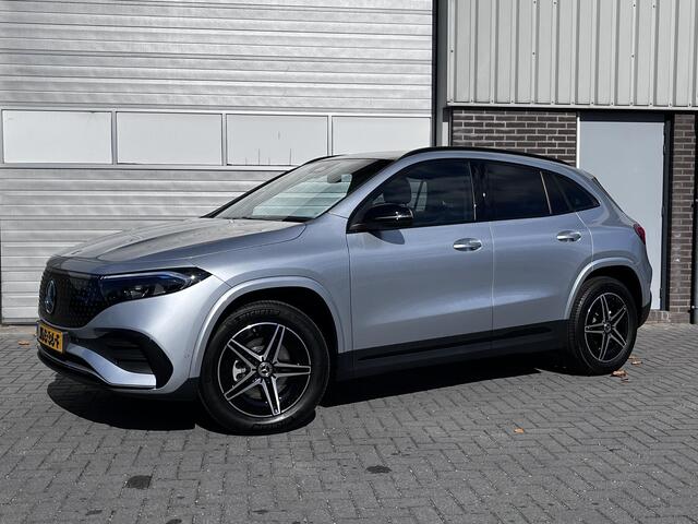 Mercedes-Benz EQA 250+ AMG | Night Pakket | Panoramadak | Trekhaak | Dodehoekassistent | Apple CarPlay | Android Auto | Advanced Sound System | Stoelverwarming | Sfeerverlichting | Parkeersensoren | Achteruitrijcamera | Elektrische Achterklep