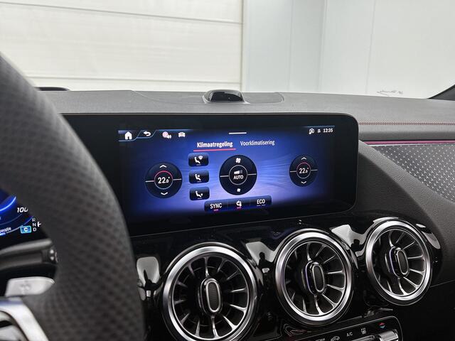Mercedes-Benz EQA 250+ Business Solution AMG 71 kWh | Premium pakket | Nightpakket | Panoramaschuifdak | 360° camera | Burmester Surround Sound | 19 inch tienspaaks lichtmetalen AMG-velgen |