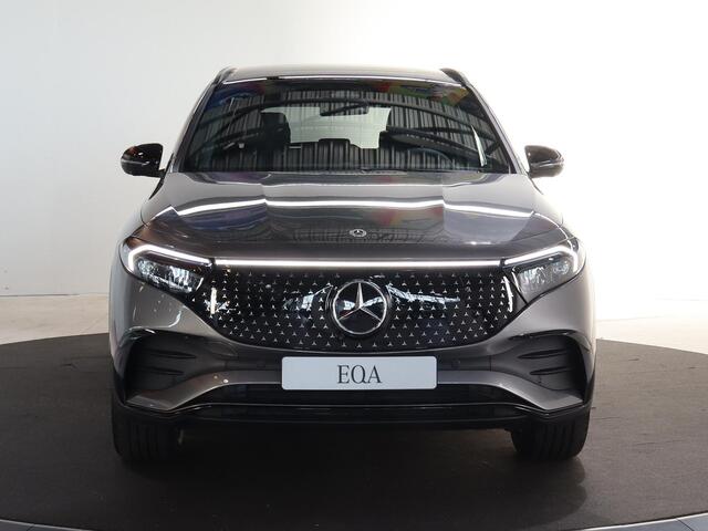 Mercedes-Benz EQA 250+ Business Solution AMG 71 kWh | Panoramaschuifdak | Burmester | 360°-camera | Head-up display | Trekhaak |