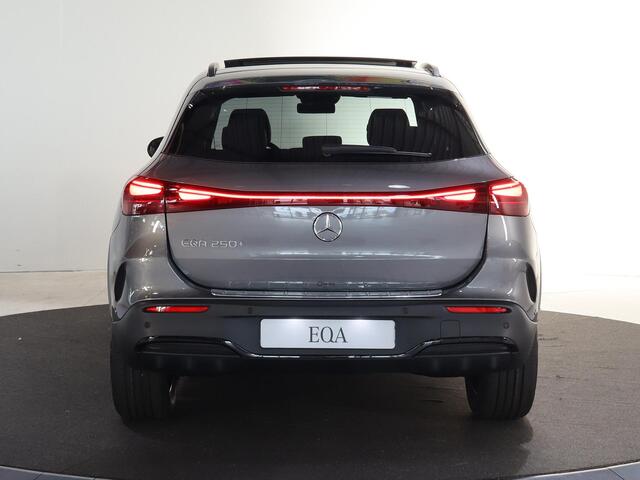 Mercedes-Benz EQA 250+ Business Solution AMG 71 kWh | Panoramaschuifdak | Burmester | 360°-camera | Head-up display |