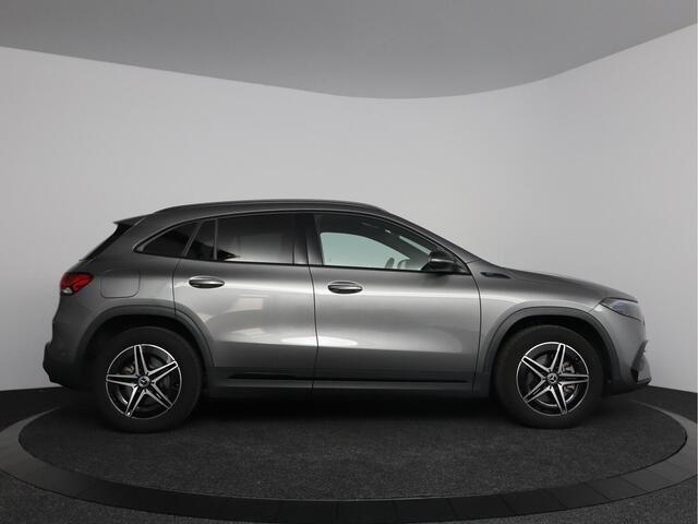 Mercedes-Benz EQA 250 Business Solution AMG 67 kWh | Trekhaak | 419 KM WLTP | Ambient verlichting |