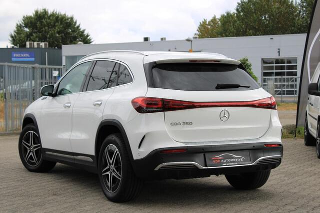 Mercedes-Benz EQA 250 AMG Camera | Trekhaak | Keyless | Widescreen | Sfeerverlichting | 94,2% SOH | Dealer Onderhouden