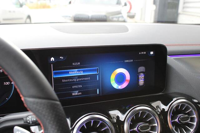 Mercedes-Benz EQA 250 AMG Camera | Trekhaak | Keyless | Widescreen | Sfeerverlichting | 94,2% SOH | Dealer Onderhouden