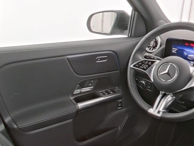 Mercedes-Benz EQA 250+ Business Line 71 kWh Ledkoplampen | Parkeerpakket met 360°-camera | Stoelverwarming | EASY-PACK achterklep. Inclusief 24 maanden MB Certified garantie voor Europa.