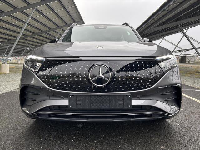 Mercedes-Benz EQB 250+ AMG Line 71 kWh | Night | Panorama dak | 360 camera | 19"AMG Velgen | Sfeerverlichting |