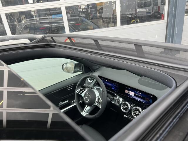 Mercedes-Benz EQB 250+ Business LIMITED | Panoramadak | 360° Camera | Dodehoekassistent | Donkergetint Glas Achter | Apple CarPlay | Android Auto | Sfeerverlichting | Stoelverwarming | Verschuifbare Achterstoelen | Elektrische Achterklep | Elektrisch Inklapbare Buitenspieg