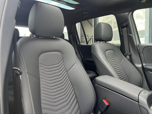 Mercedes-Benz EQB 250+ Business LIMITED | Panoramadak | 360° Camera | Dodehoekassistent | Donkergetint Glas Achter | Apple CarPlay | Android Auto | Sfeerverlichting | Stoelverwarming | Verschuifbare Achterstoelen | Elektrische Achterklep | Elektrisch Inklapbare Buitenspieg