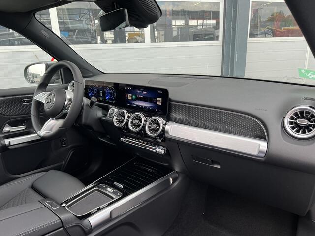 Mercedes-Benz EQB 250+ Business LIMITED | Panoramadak | 360° Camera | Dodehoekassistent | Donkergetint Glas Achter | Apple CarPlay | Android Auto | Sfeerverlichting | Stoelverwarming | Verschuifbare Achterstoelen | Elektrische Achterklep | Elektrisch Inklapbare Buitenspieg