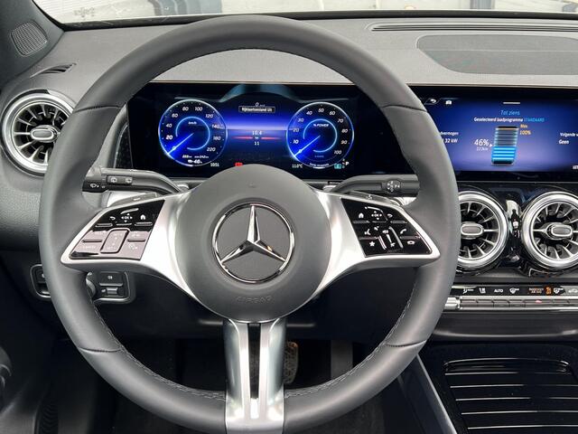 Mercedes-Benz EQB 250+ Business LIMITED | Panoramadak | 360° Camera | Dodehoekassistent | Donkergetint Glas Achter | Apple CarPlay | Android Auto | Sfeerverlichting | Stoelverwarming | Verschuifbare Achterstoelen | Elektrische Achterklep | Elektrisch Inklapbare Buitenspieg