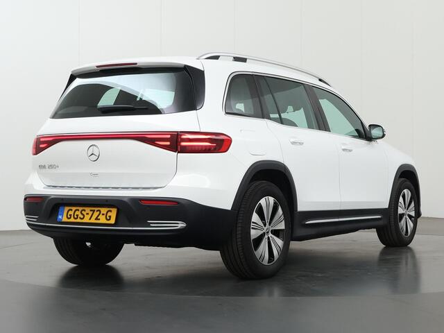Mercedes-Benz EQB 250+ Business Line 71 kWh | Stoelverwarming | Sfeerverlichting | Achteruitrijcamera |