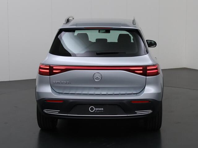 Mercedes-Benz EQB 250+ Essential Line 71 kWh | Stoelverwarming | Parktronic | Easy pack achterklep