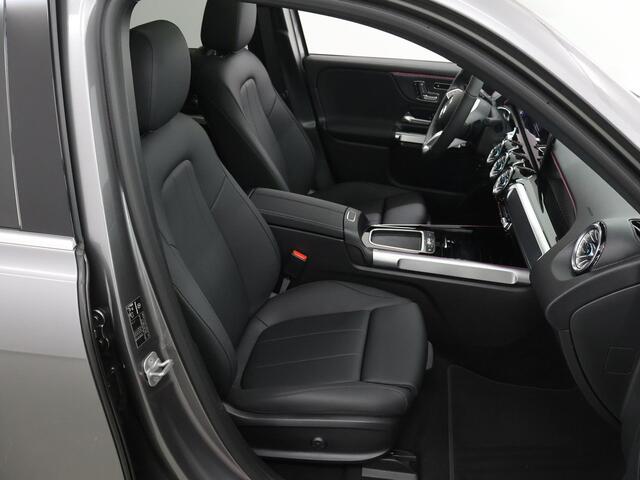 Mercedes-Benz EQB 250+ Luxury Line 71 kWh | Elektrische Stoelen | Dodehoek Detectie | Panoramadak | Keyless Go | Sfeerverlichting | Stoelverwarming | Apple Carplay/Android Auto |