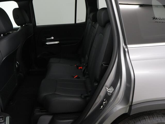 Mercedes-Benz EQB 250+ Luxury Line 71 kWh | Elektrische Stoelen | Dodehoek Detectie | Panoramadak | Keyless Go | Sfeerverlichting | Stoelverwarming | Apple Carplay/Android Auto |