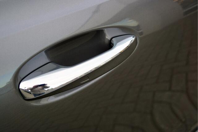 Mercedes-Benz EQB EQB 300 4MATIC | 7 Pers. Keyless Panorama Sfeerverlichting