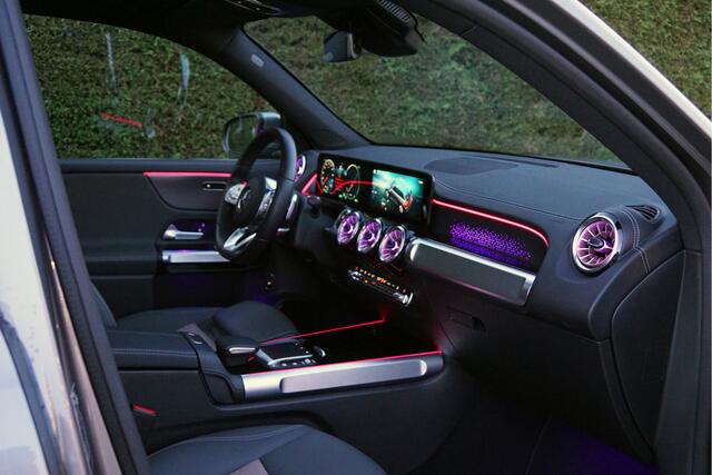 Mercedes-Benz EQB EQB 300 4MATIC | 7 Pers. Keyless Panorama Sfeerverlichting