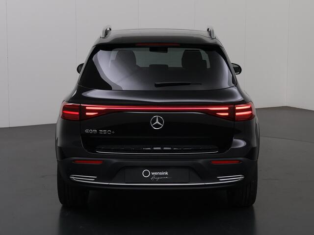 Mercedes-Benz EQB 250+ Luxury Line 71 kWh | Panoramadak | Memory Stoelen | Sfeerverlichting | 360 camera | Stoelverwarming | Widescreen |
