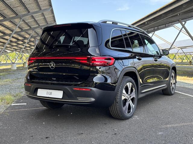 Mercedes-Benz EQB 250+ Luxury Line | Panoramadak | Winterpakket | Memory Stoelen | Keyless Go | Sfeerverlichting | Getint Glas | Apple Carplay |
