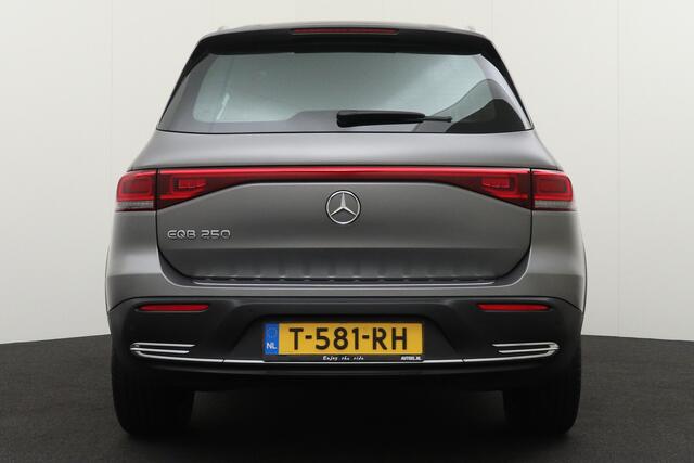 Mercedes-Benz EQB 250 Luxury Line 67 kWh 7-Pers Carplay Sfeerverlichting