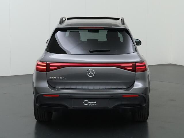 Mercedes-Benz EQB 250+ Business Solution AMG 71 kWh | Panoramadak | Winter-pakket | Trekhaak | Burmester | Head-up display | Memory zetels | Nightpakket