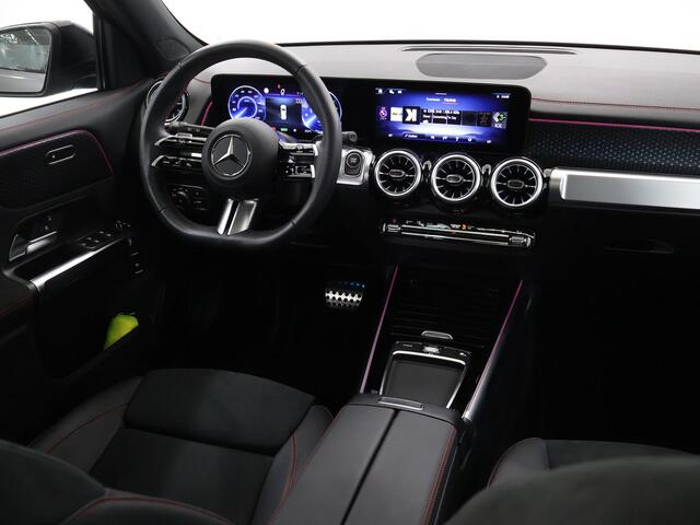 Mercedes-Benz EQB 250+ Business Solution AMG 71 kWh | Panoramadak | Winter-pakket | Trekhaak | Burmester | Head-up display | Memory zetels | Nightpakket