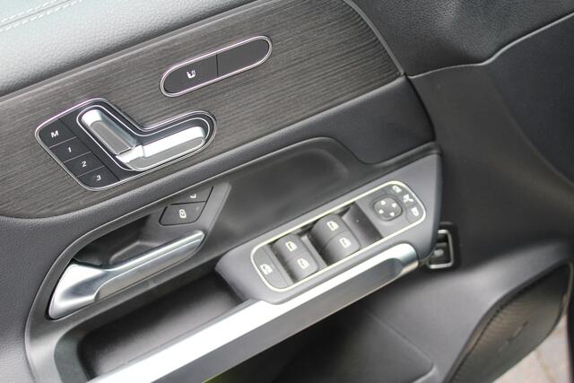 Mercedes-Benz EQB 300 4MATIC | Pano | Memory | Carplay | 360 |
