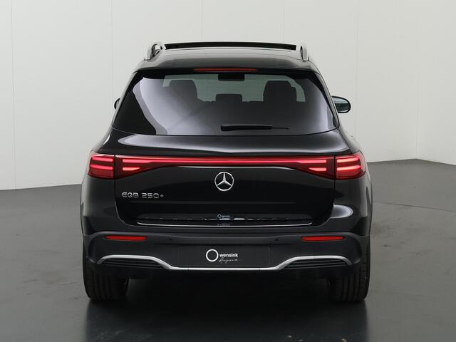 Mercedes-Benz EQB 250+ Business Solution AMG 71 kWh | Premium Plus Pakket | Panoramadak | Burmester | Night Pakket | Head-up Display | Trekhaak | 20" AMG-velgen |
