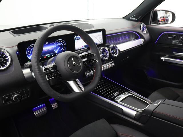 Mercedes-Benz EQB 250+ Business Solution AMG 71 kWh | Premium Plus Pakket | Panoramadak | Burmester | Night Pakket | Head-up Display | Trekhaak | 20" AMG-velgen |