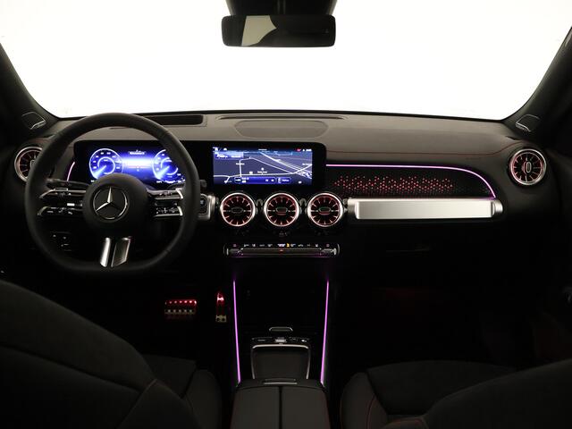Mercedes-Benz EQB 250+ AMG Nightpakket 7 persoons 71 kWh | Panoramadak | Burmester Audio | Head Up | Memory | 360°-camera | Stuur- en Stoelverwarming | GUARD 360° Voertuigbescherming Plus | Winter pakket | EASY PACK achterklep |