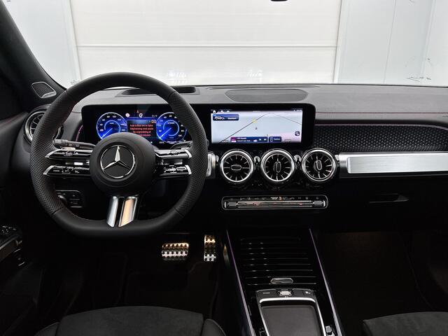 Mercedes-Benz EQB 250+ Business Solution AMG 71 kWh | Premium Pakket | Nightpakket | Panoramaschuifdak | Smartphone integratie | Head-up display | 360°-camera | Burmester® 3D surround sound systeem |